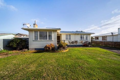 Photo of property in 53 Burns Street, Hawera, 4610