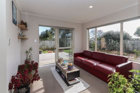 Photo of property in 6c Faber Place, Inglewood, 4330