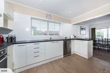 Photo of property in 2/389 Blockhouse Road, Blockhouse Bay, Auckland, 0600
