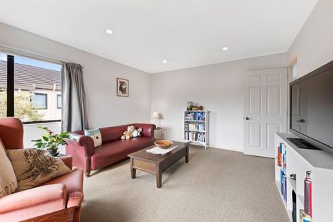 Photo of property in 21b Eastern Beach Road, Eastern Beach, Auckland, 2012