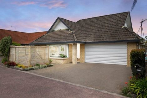 Photo of property in 2/12 Nakhle Place, Manurewa, Auckland, 2105