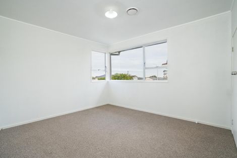 Photo of property in 14 Gambare Place, Wattle Downs, Auckland, 2103