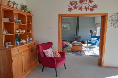 Photo of property in 79 Orawia Road, Tuatapere, 9620