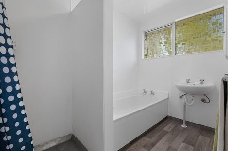 Photo of property in 4 Bromley Place, Westown, New Plymouth, 4310