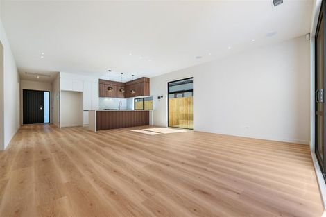 Photo of property in 28 Whakairo Crescent, Gulf Harbour, 0930