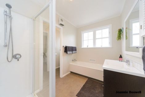 Photo of property in 58 Newcastle Street, Hokowhitu, Palmerston North, 4410