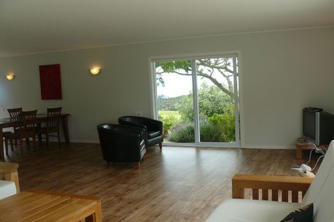 Photo of property in 5 Spicer Road, Cable Bay, 0420