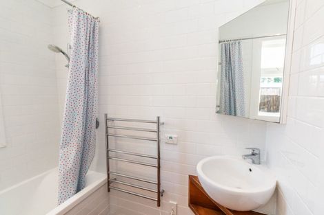 Photo of property in 12 Veronica Street, Brooklyn, Wellington, 6021