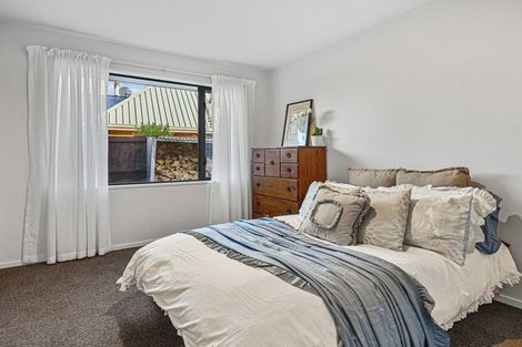 Photo of property in 1 Lowe Place, Rangiora, 7400