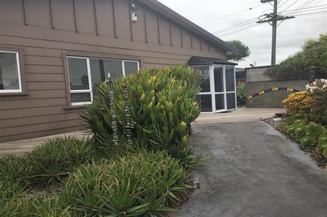 Photo of property in 25 Belt Road, Moturoa, New Plymouth, 4310