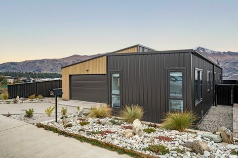 Photo of property in 5 Landsborough Lane, Wanaka, 9305
