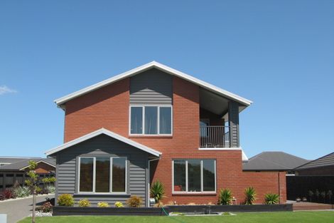 Photo of property in 94 Willowview Drive, Redwood, Christchurch, 8051