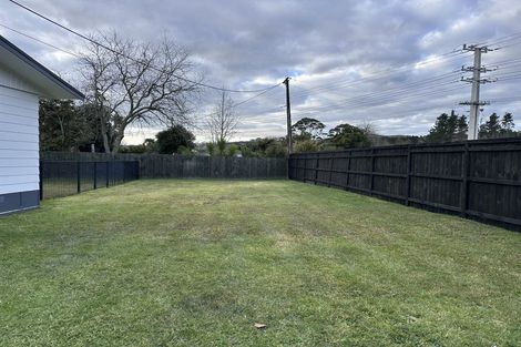Photo of property in 121 Awaroa Road, Helensville, 0800