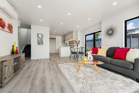 Photo of property in 13a Renata Crescent, Te Atatu Peninsula, Auckland, 0610
