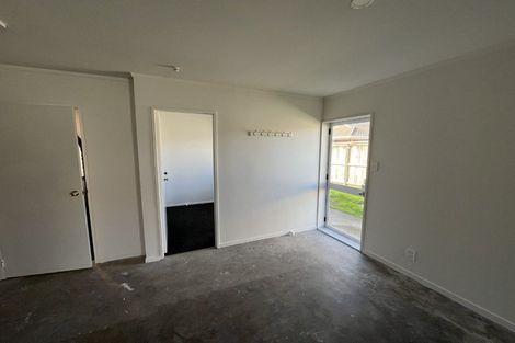 Photo of property in 2 Framalda Place, Conifer Grove, Takanini, 2112