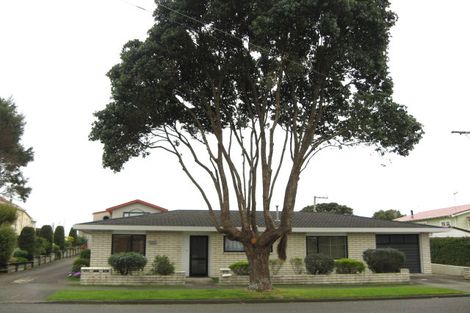 Photo of property in 2/30 Whiteley Street, Moturoa, New Plymouth, 4310