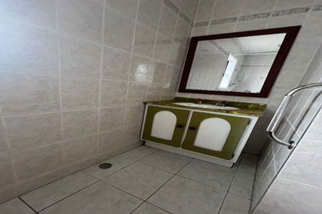 Photo of property in 73 Archibald Road, Kelston, Auckland, 0602