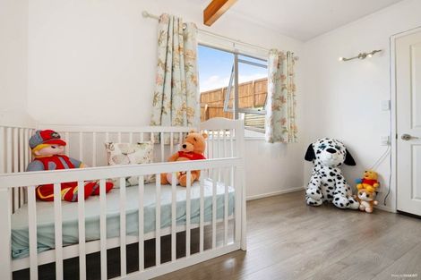 Photo of property in 195 West Harbour Drive, West Harbour, Auckland, 0618