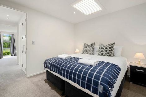 Photo of property in 8a Hallenstein Street, Queenstown, 9300