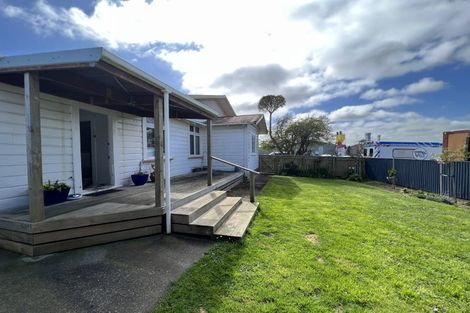 Photo of property in 7 Seddon Street, Dannevirke, 4930