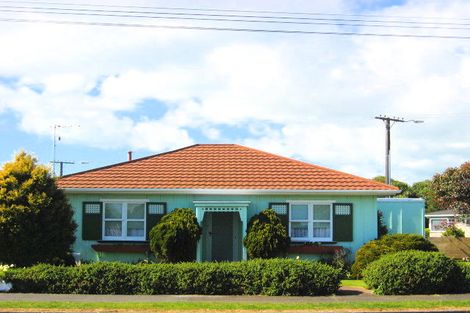 Photo of property in 82 Barrett Street, Westown, New Plymouth, 4310