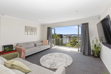 Photo of property in 2/143a Wiseley Road, West Harbour, Auckland, 0618