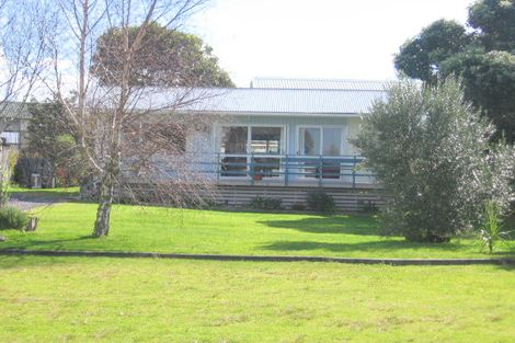 Photo of property in 327 Given Avenue, Whangamata, 3620