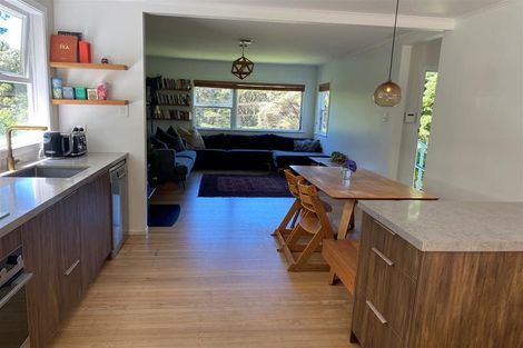 Photo of property in 153 Laingholm Drive, Laingholm, Auckland, 0604