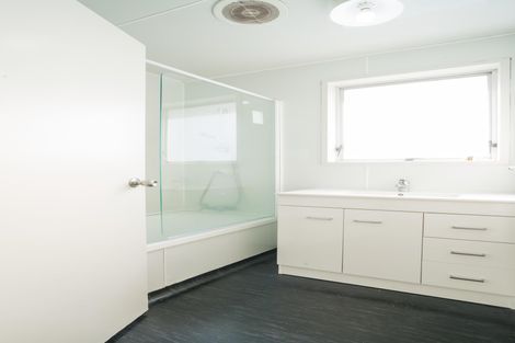 Photo of property in 14 Gambare Place, Wattle Downs, Auckland, 2103