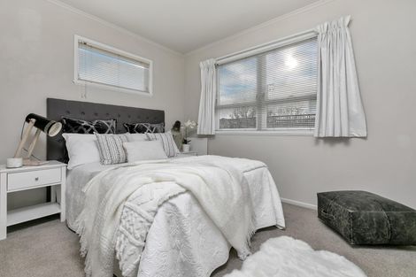 Photo of property in 231a Point Chevalier Road, Point Chevalier, Auckland, 1022