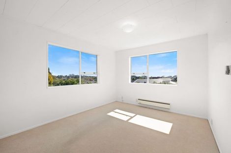 Photo of property in 3b Hunter Place, Merrilands, New Plymouth, 4312