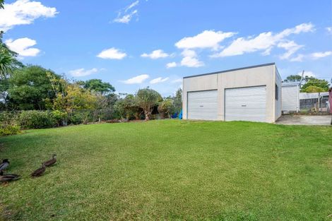 Photo of property in 35 Beaubank Road, Kelston, Auckland, 0602