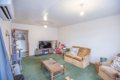 Photo of property in 16 Great North Road, Winton, 9720