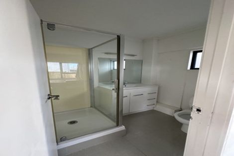 Photo of property in 4 Priestley Drive, Bucklands Beach, Auckland, 2014