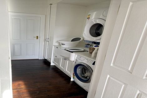 Photo of property in 49 Aurora Terrace, Kelburn, Wellington, 6012