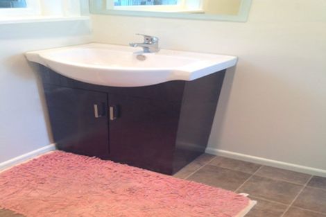 Photo of property in 1/271 Memorial Avenue, Burnside, Christchurch, 8053