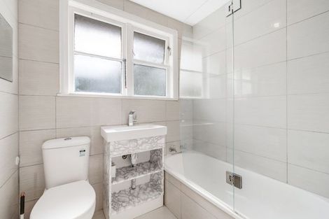 Photo of property in 243 Great North Road, Henderson, Auckland, 0612