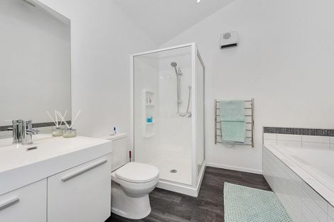 Photo of property in 4/58 Herbert Road, Queenwood, Hamilton, 3210