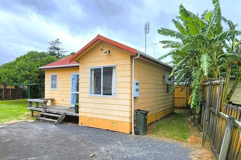Photo of property in 2 Vine Street, Mangere East, Auckland, 2024