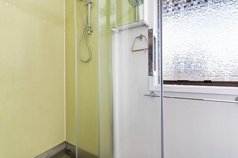 Photo of property in 2/30 Redoubt Road, Goodwood Heights, Auckland, 2105