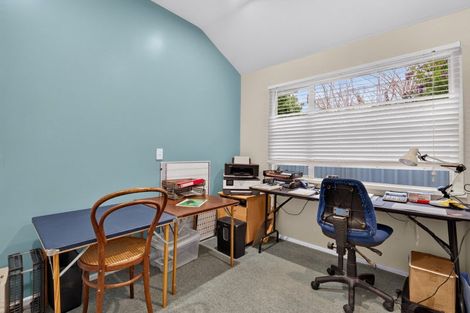 Photo of property in 8 Phoenix Place, Havelock North, 4130