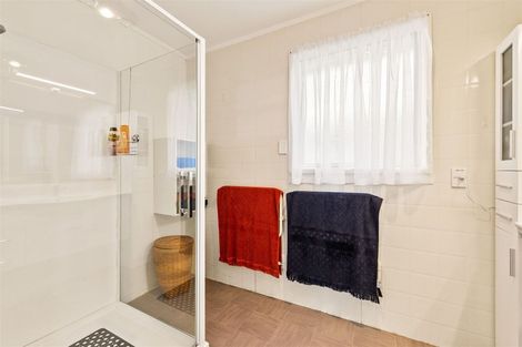 Photo of property in 27 Allington Road, Massey, Auckland, 0614