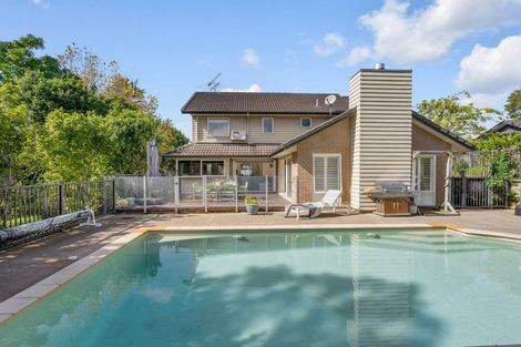 Photo of property in 5 Seymour Road, Mellons Bay, Auckland, 2014