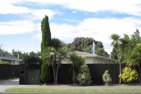 Photo of property in 18 Royal Park Drive, Parklands, Christchurch, 8083