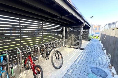 Photo of property in 42 Don Oliver Lane, Glen Eden, 0602