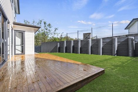 Photo of property in 3 Tawapou Close, Massey, Auckland, 0614