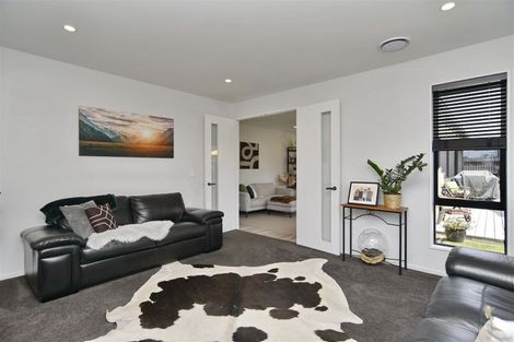 Photo of property in 22 Selfe Crescent, Burwood, Christchurch, 8083