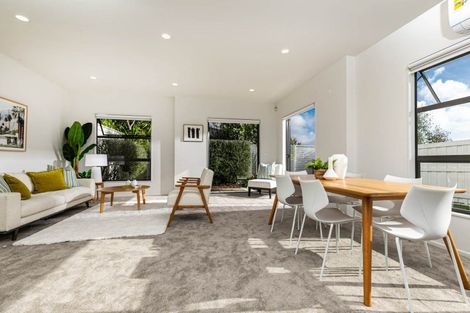 Photo of property in 11/40 Scarlet Oak Drive, Schnapper Rock, Auckland, 0632