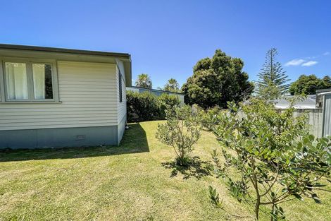Photo of property in 39 Fairclough Road, Beach Haven, Auckland, 0626