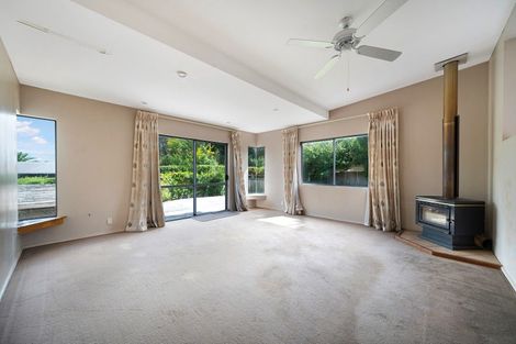 Photo of property in 28 Ferry Parade, Herald Island, Auckland, 0618